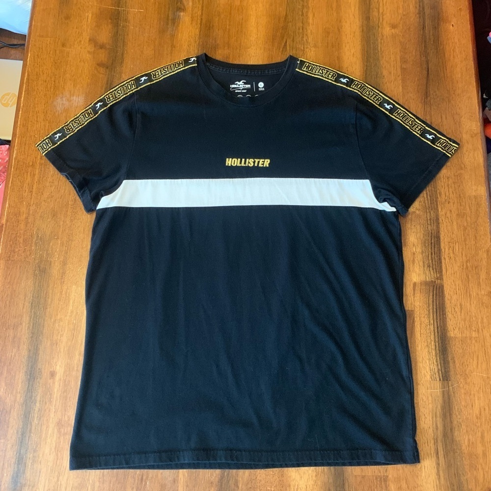 Hollister Tee XL Black with White Band and Gold Details Casual Sporty